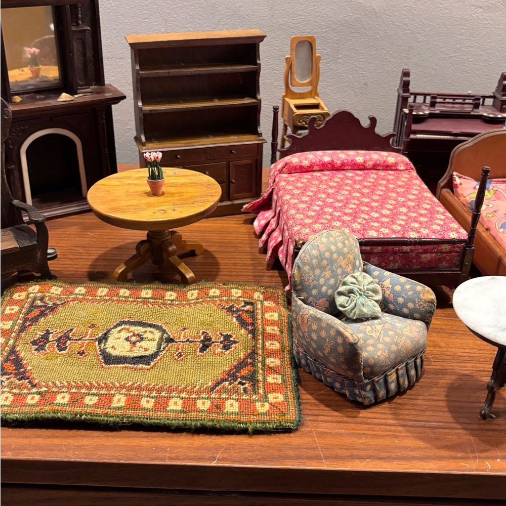 Vintage Dollhouse Furniture Set - Picture 2 of 6